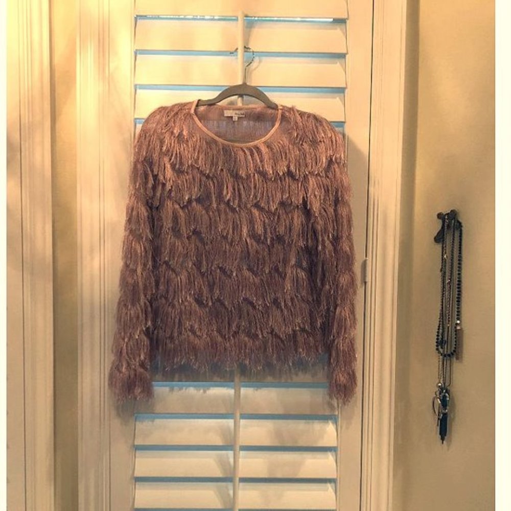Honey Belle Size Small Faux Feathered Top